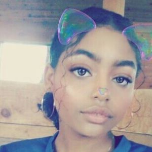 Meet your Posher, Daviana